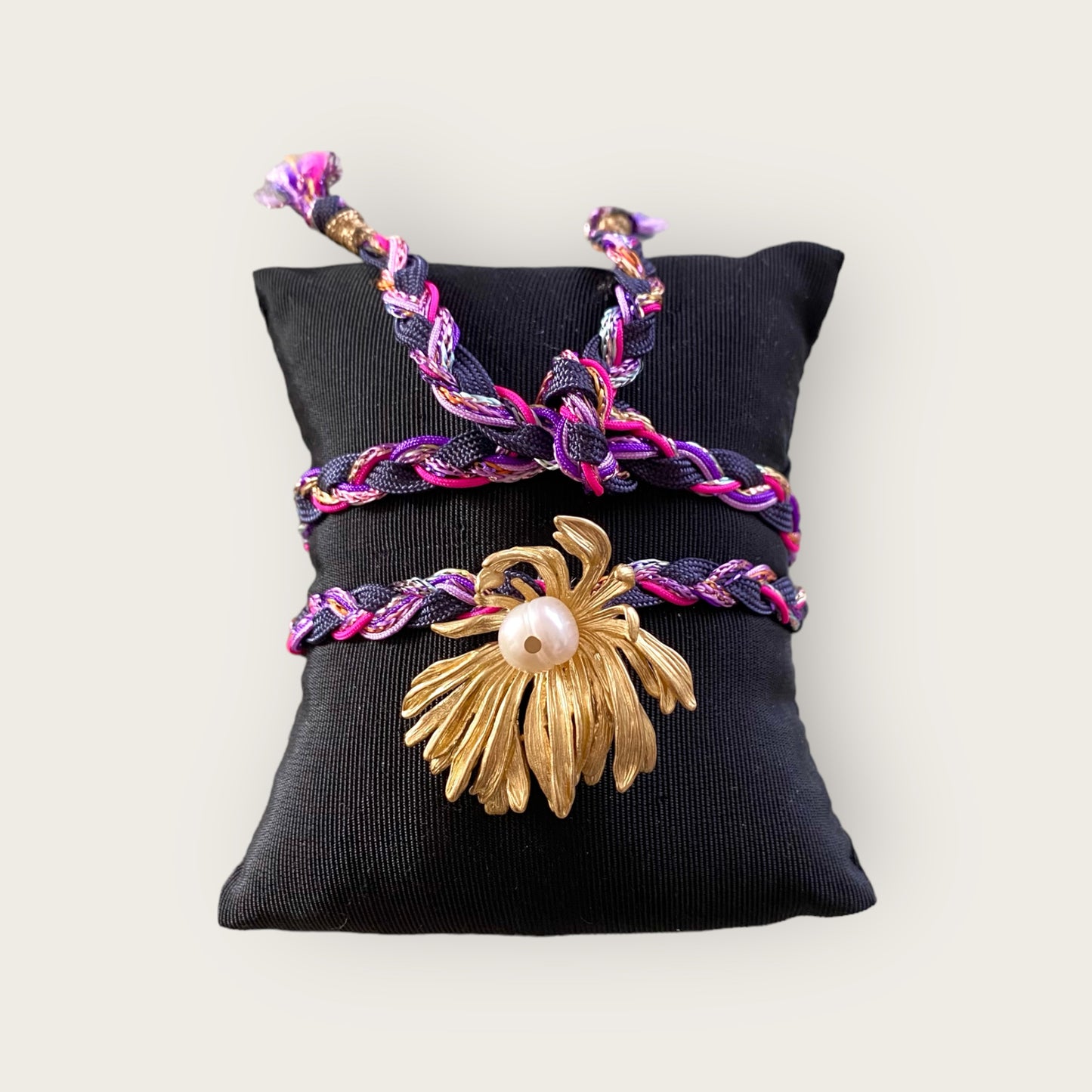 Bracelet with flower