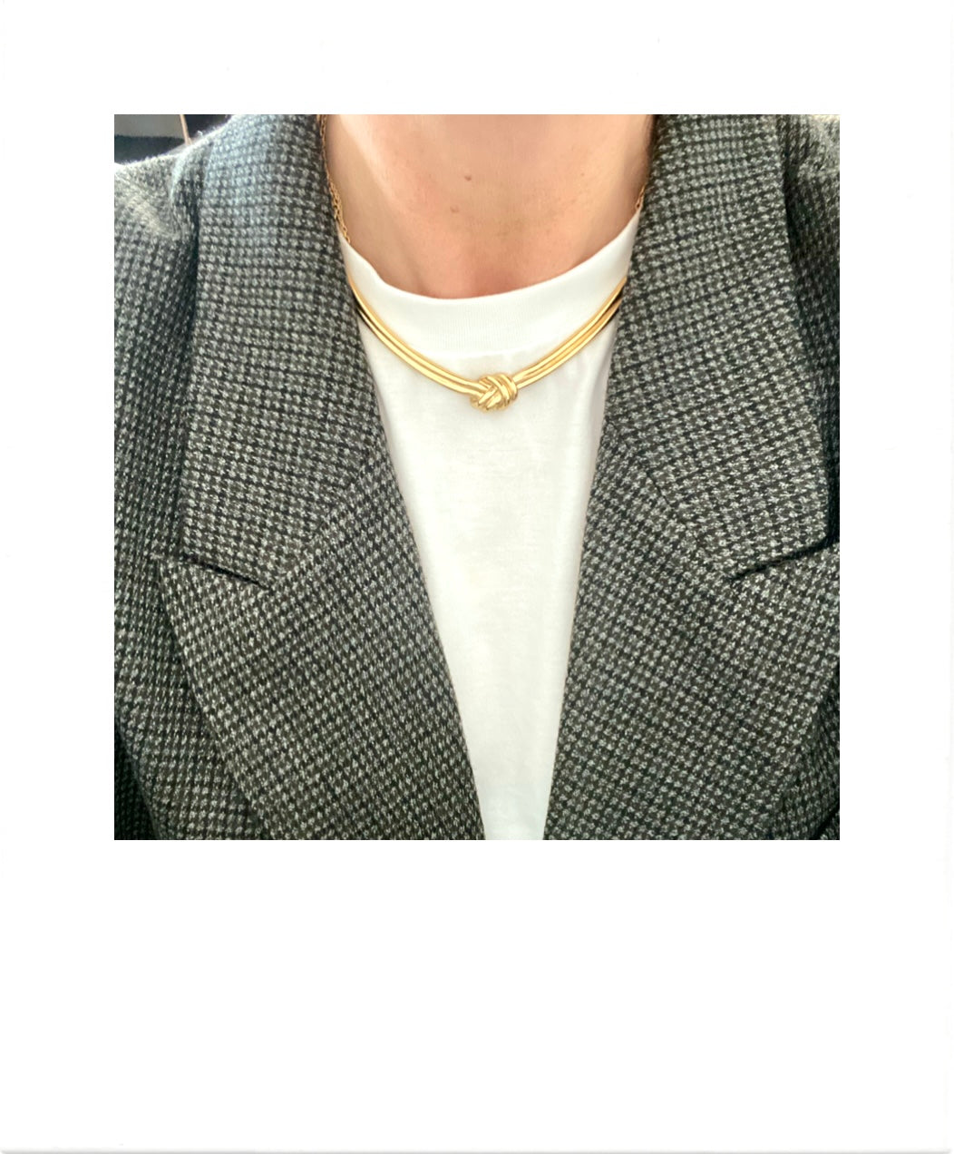 Vintage choker with knot