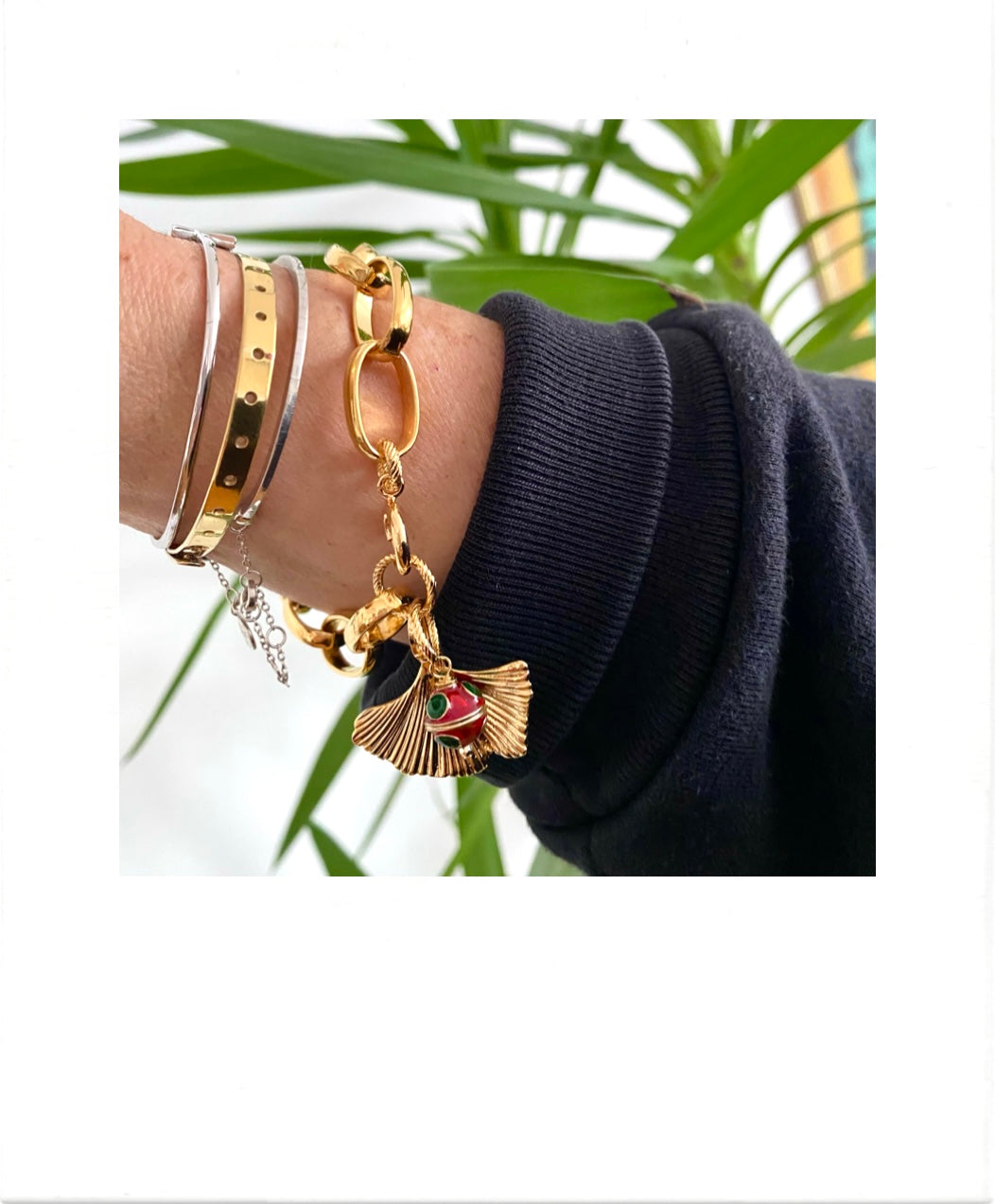 Chunky bracelet with Ginko leaf