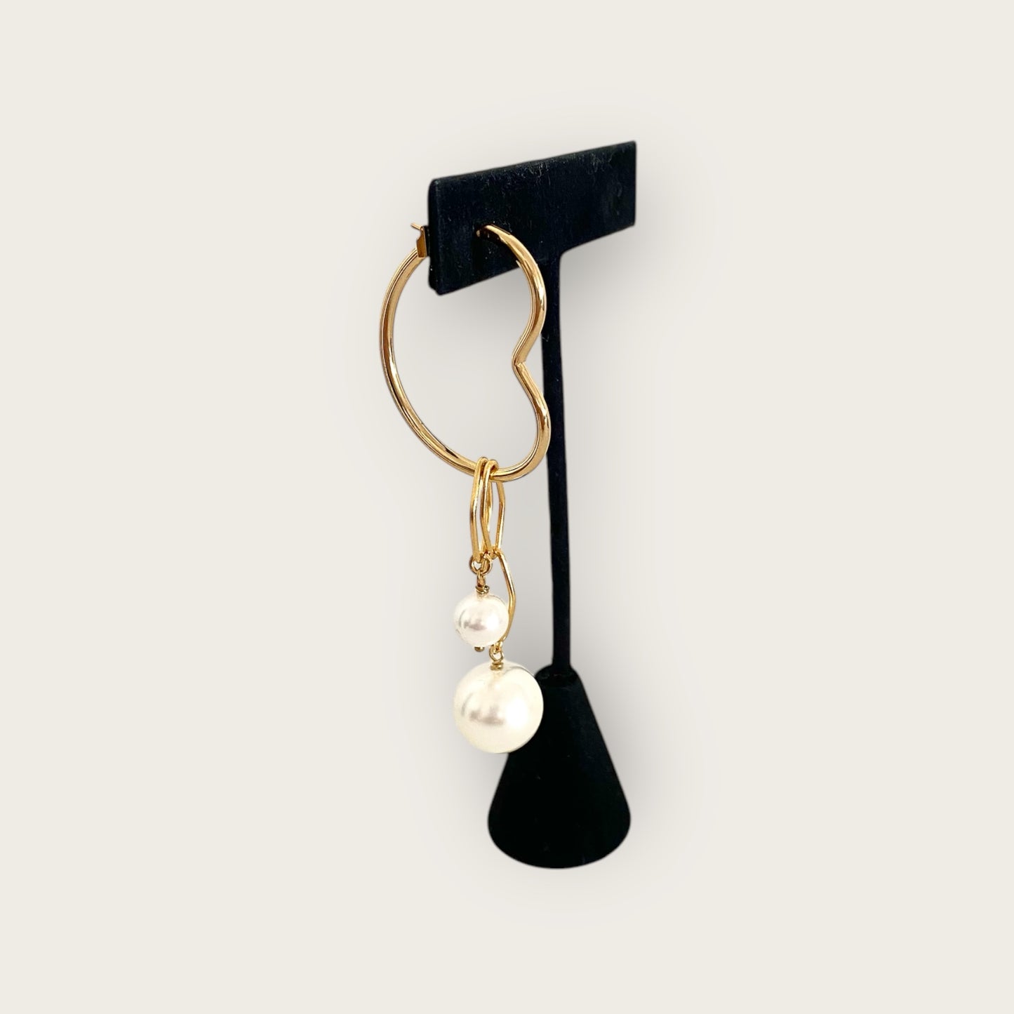 single heart earring with pearls