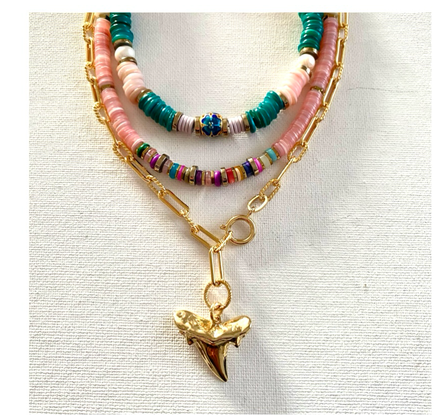 Grigri necklace with shell and agate
