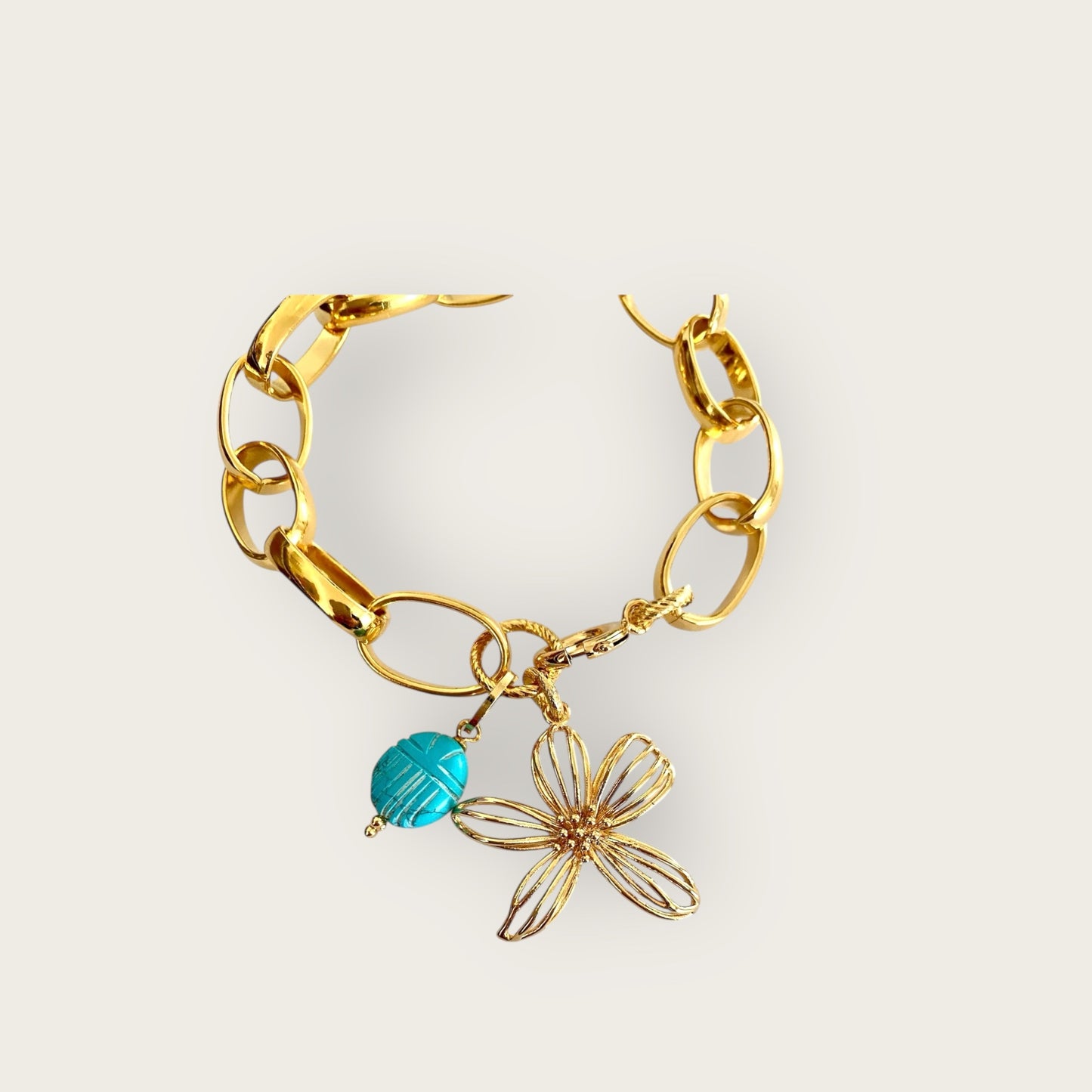 Bracelet with flower and scarabee