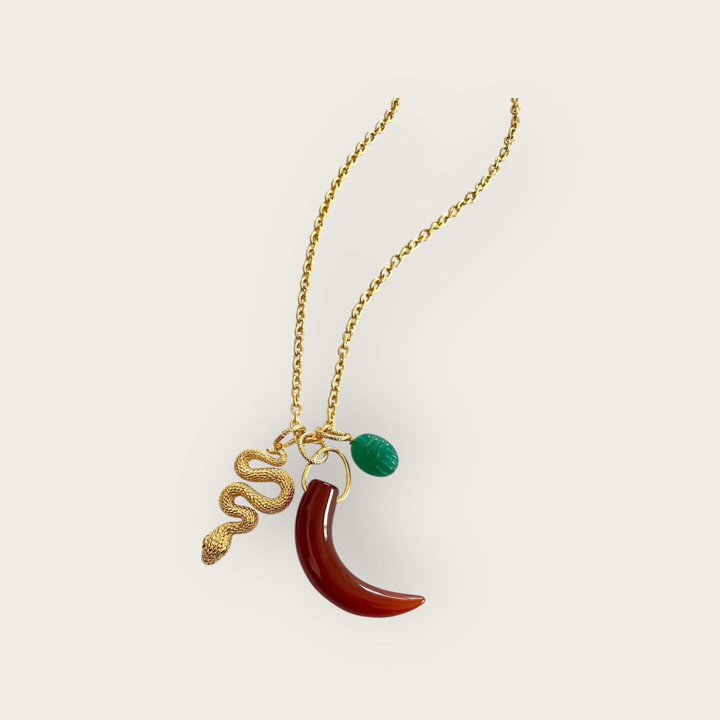 Long necklace with Tusk in Carnelian