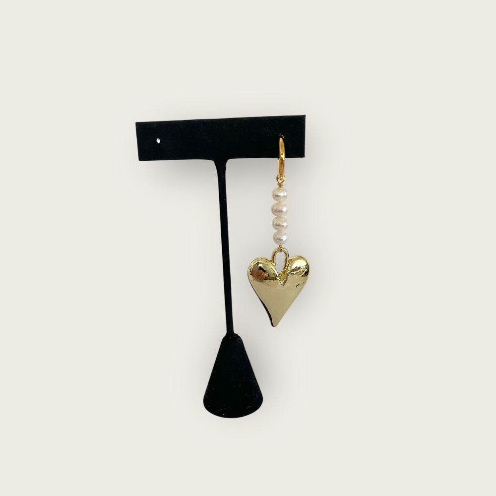 Single Heart earring with pearls