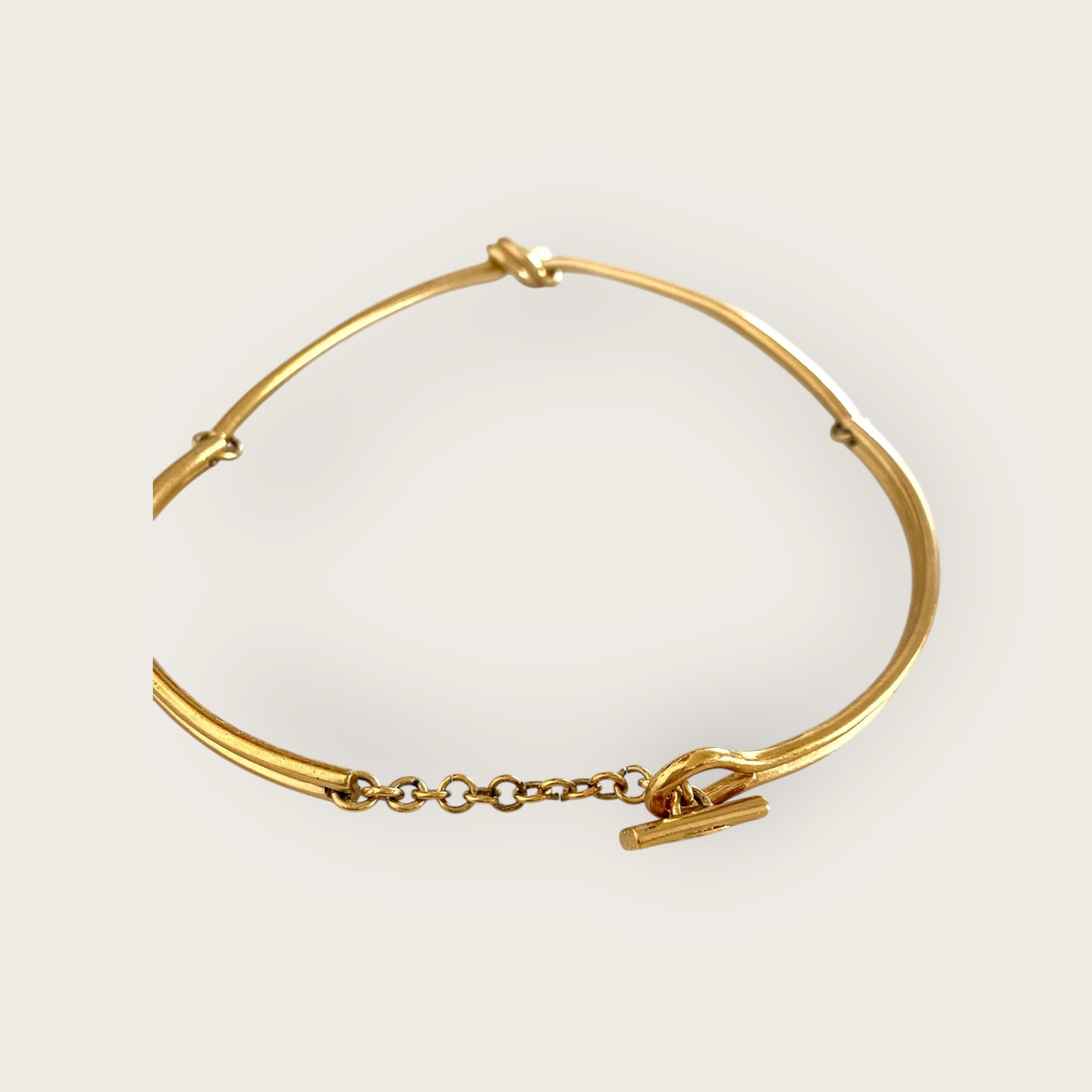 Vintage choker with knot
