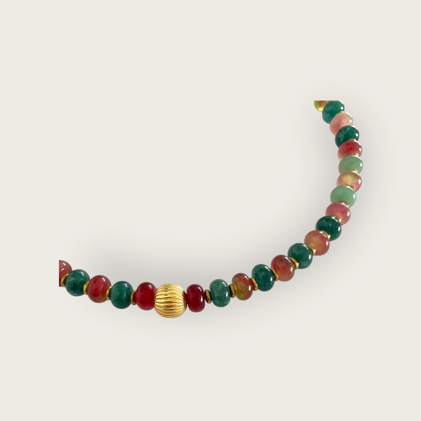 Short necklace with fushia and green Jade