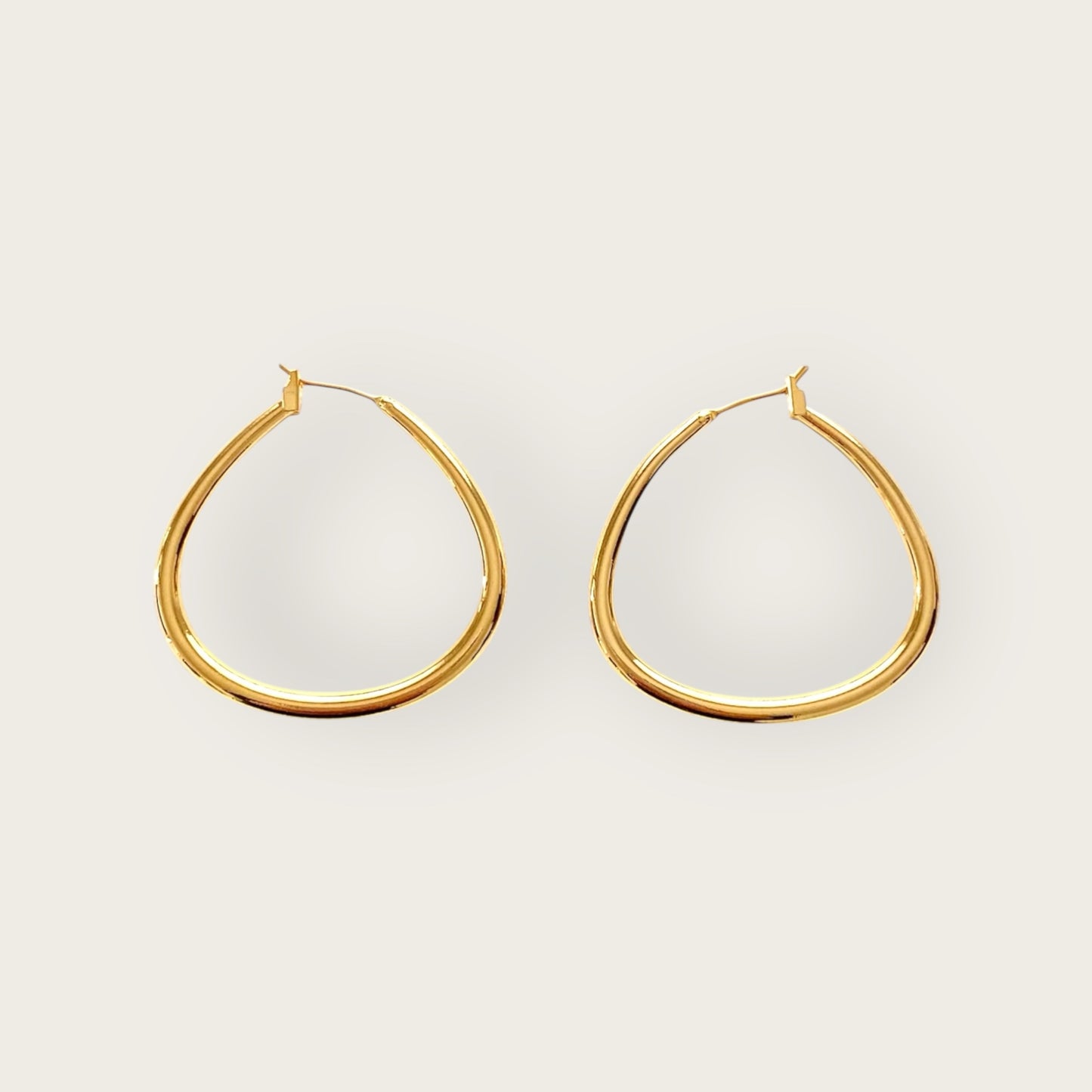 Hoops in drop shape
