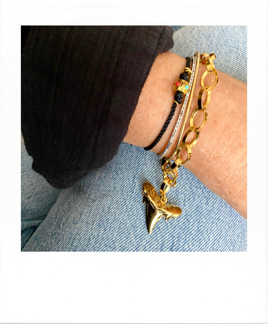 Bracelet with tooth
