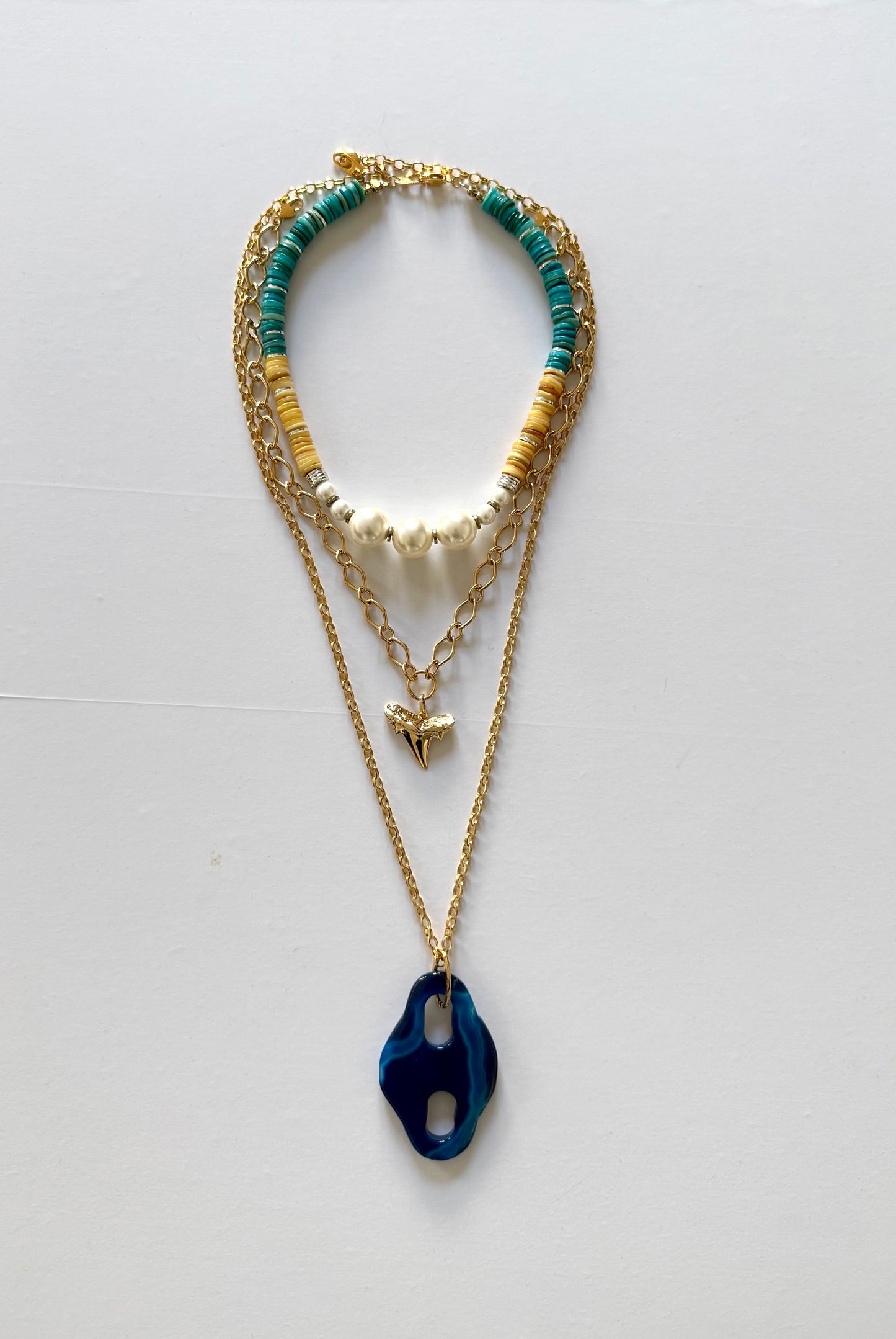 Necklace with tooth