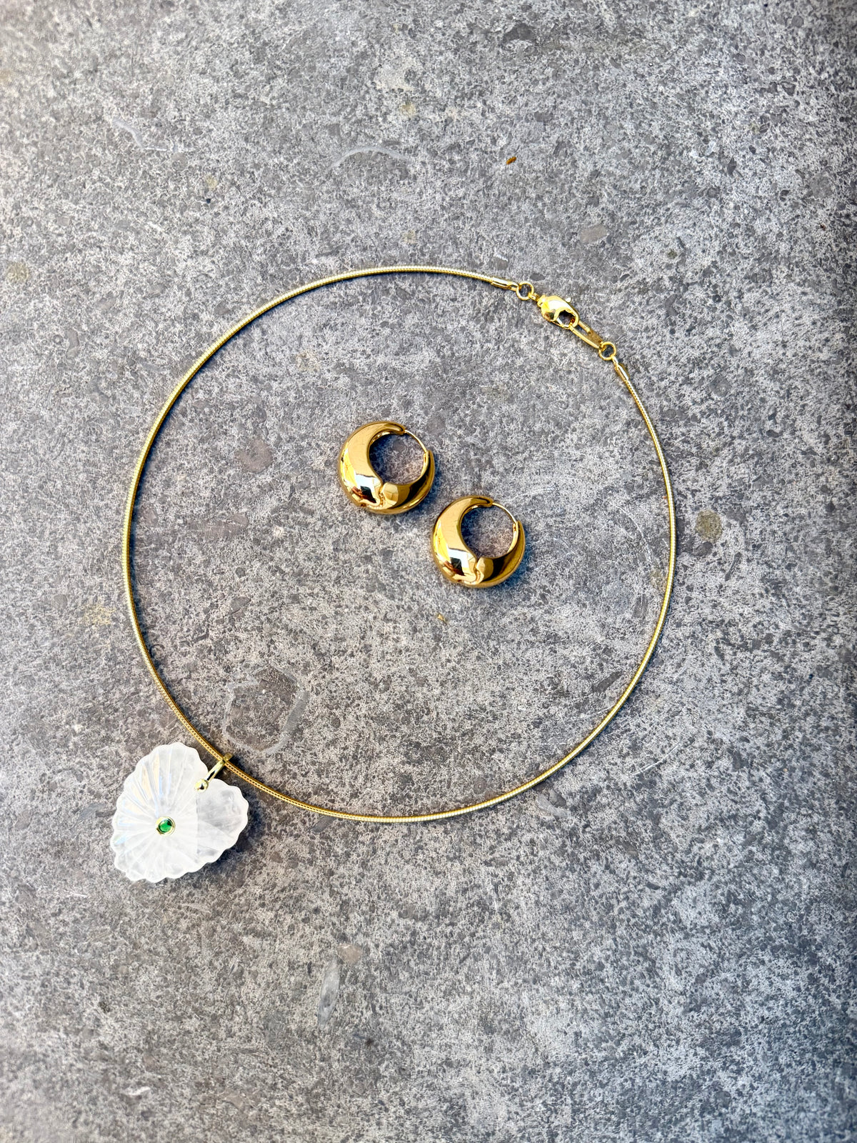 Ras du necklace with carved heart in crystal