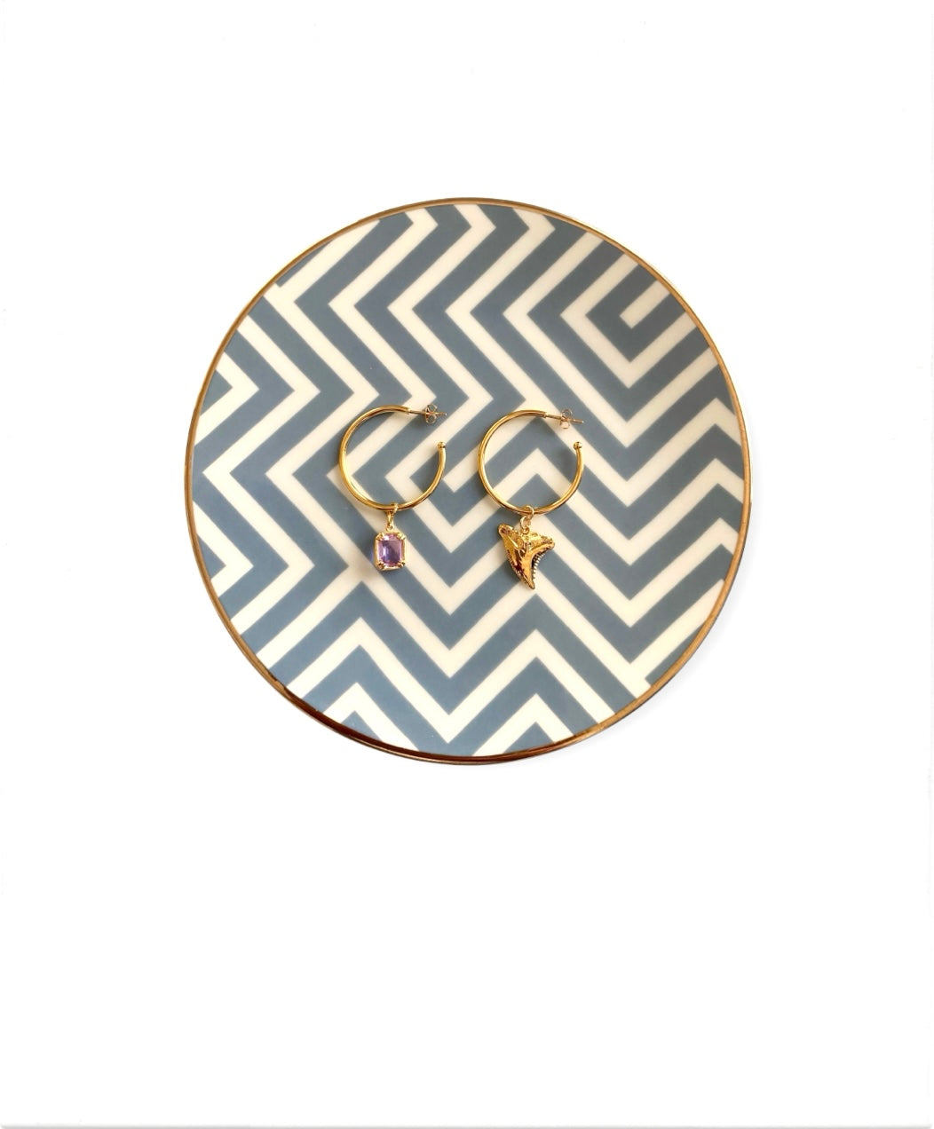 Hoops with tooth