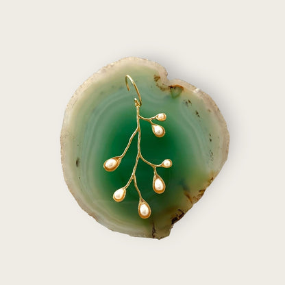 Single earring with fresh water pearls