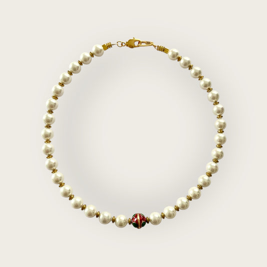 Ras du cou in Shell pearls