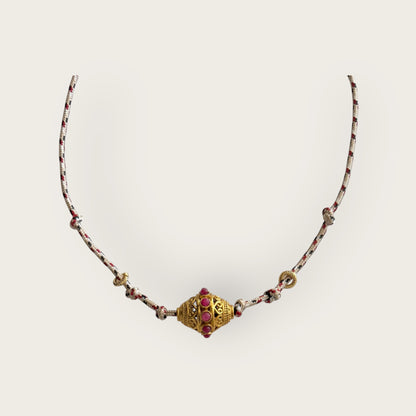 Cord necklace with pendant