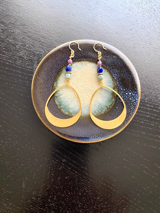 Earrings with precious stones