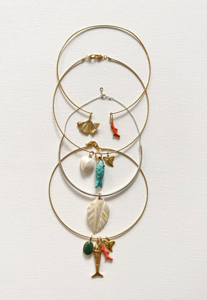 Ras du cou necklace with Ginko leaf and coral pendant