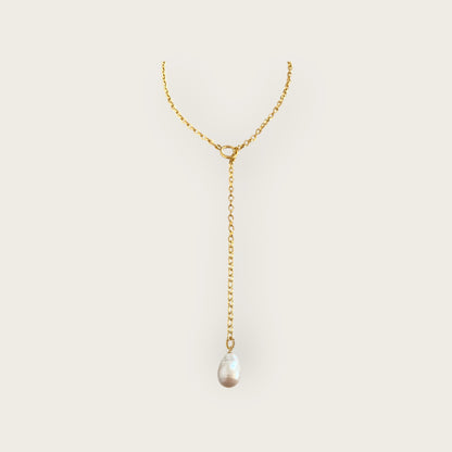 Long necklace with Baroque Pearl