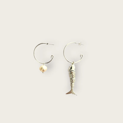 Silver hoops with fish and pearl