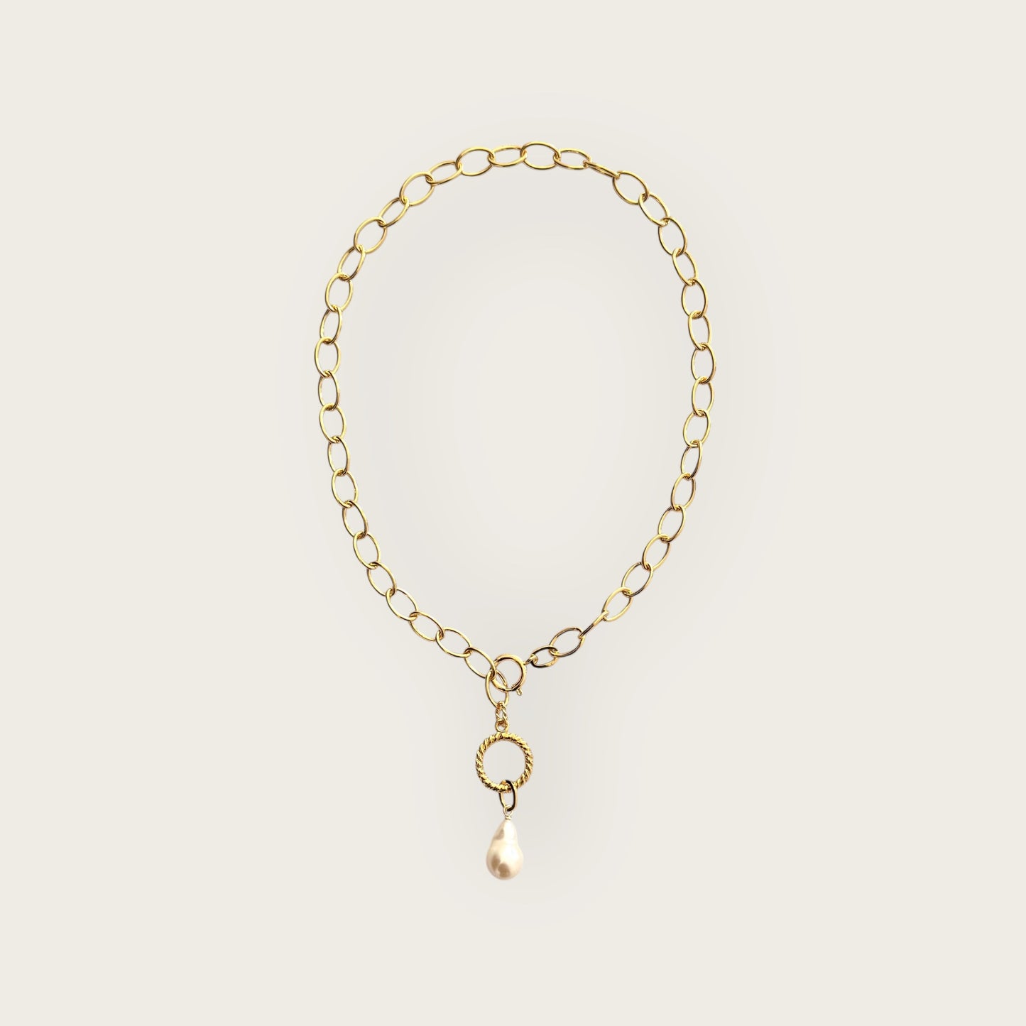 Necklace with baroque pearl