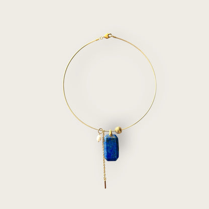 Ras de cou necklace with rectangular lapis lazuli pendant