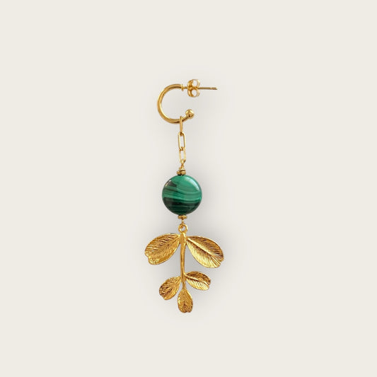 Single leaf earring with malachite