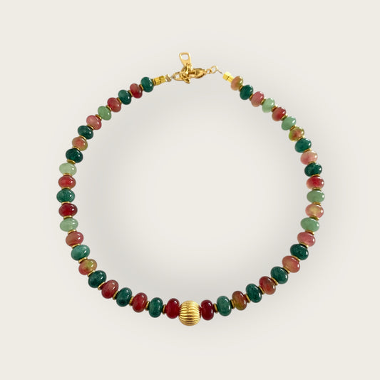 Short necklace with fushia and green Jade