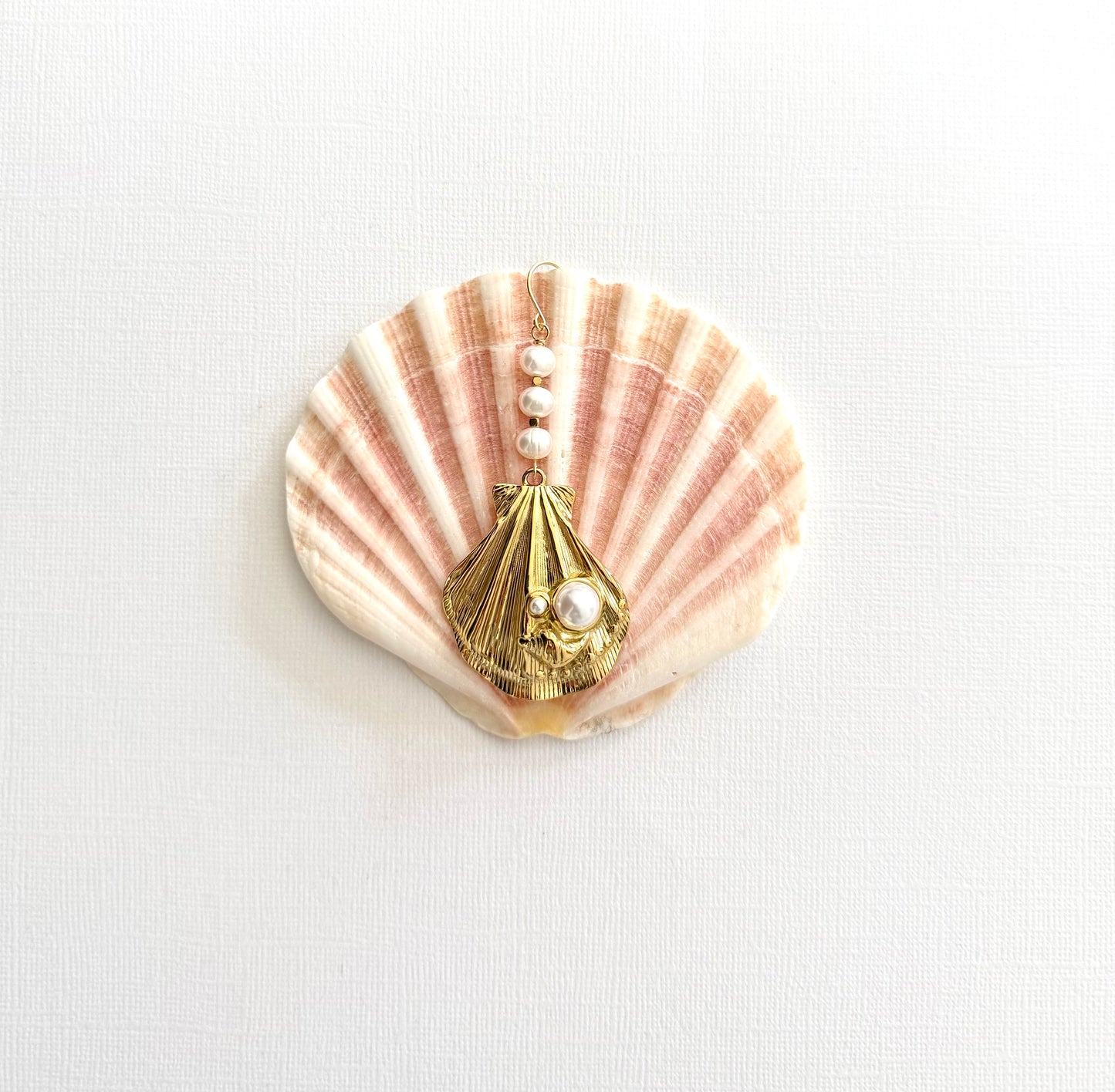 Shell earring