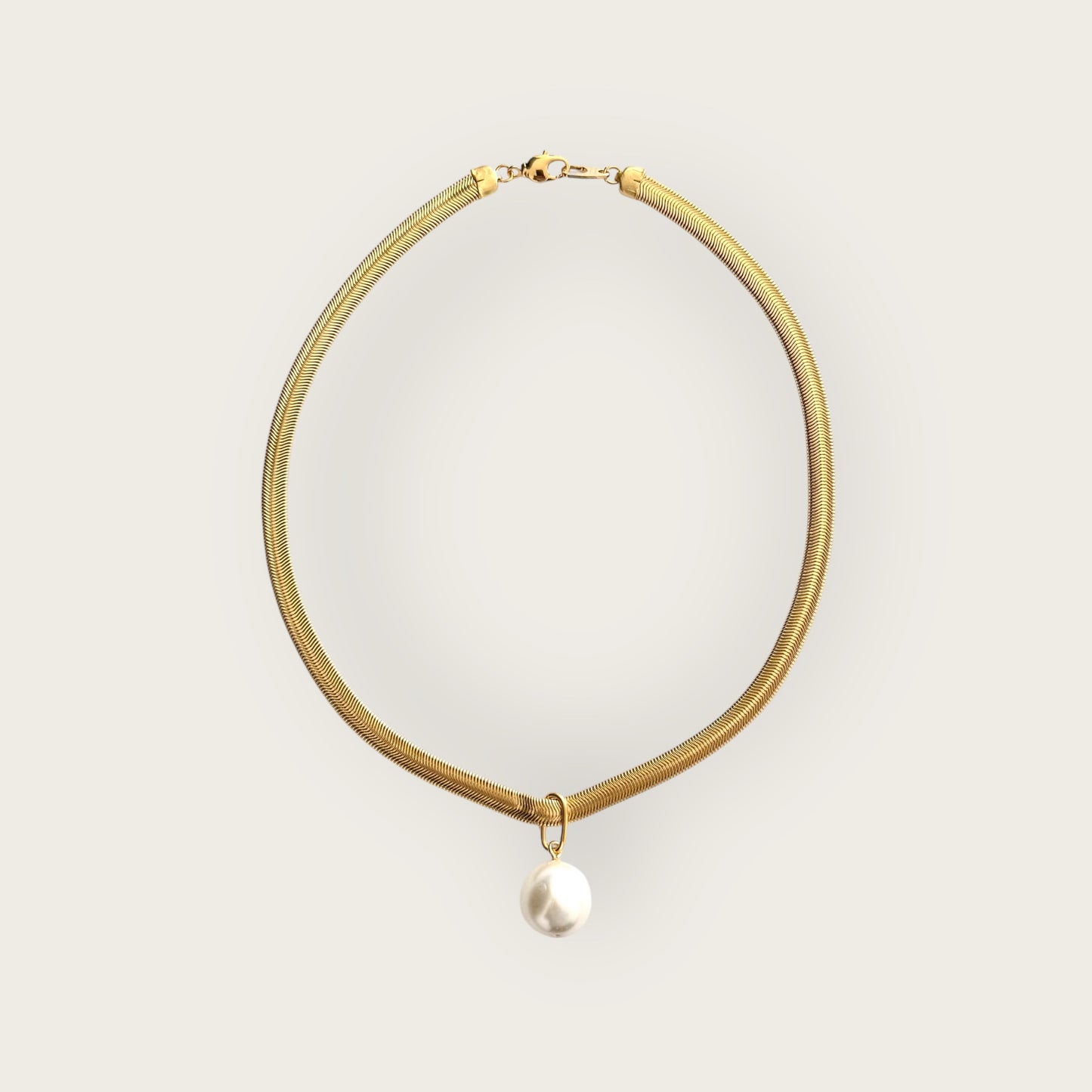 Snake chain necklace with pearl
