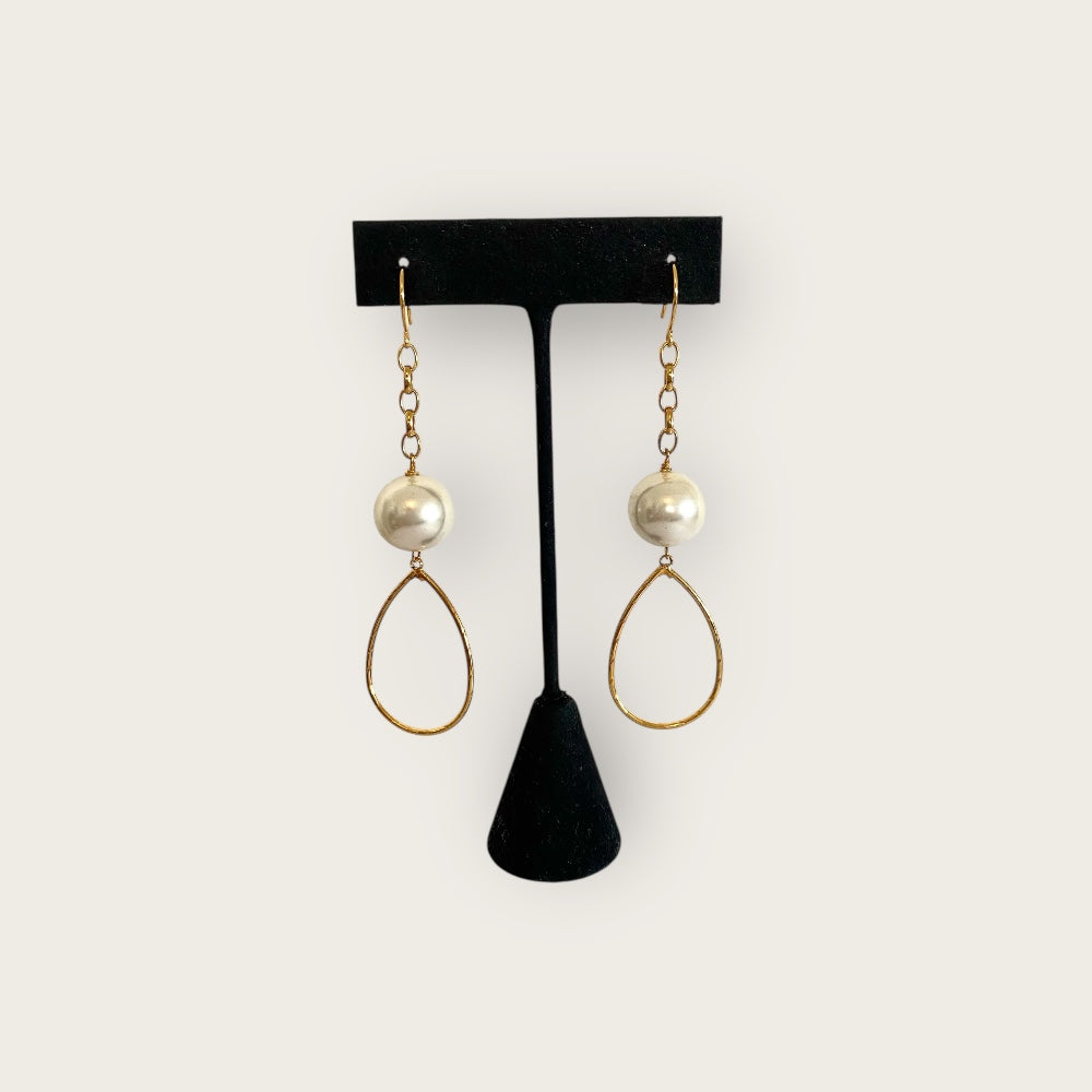 Big drop shape pearl earrings