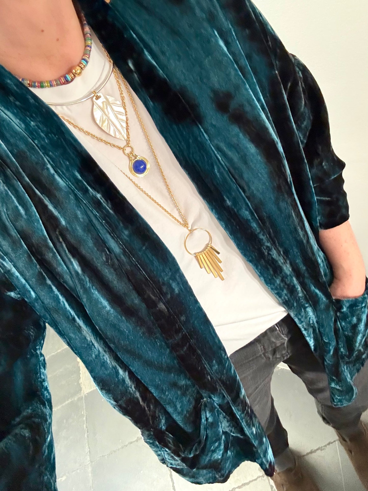 Silver ras du cou necklace with Leaf pendant