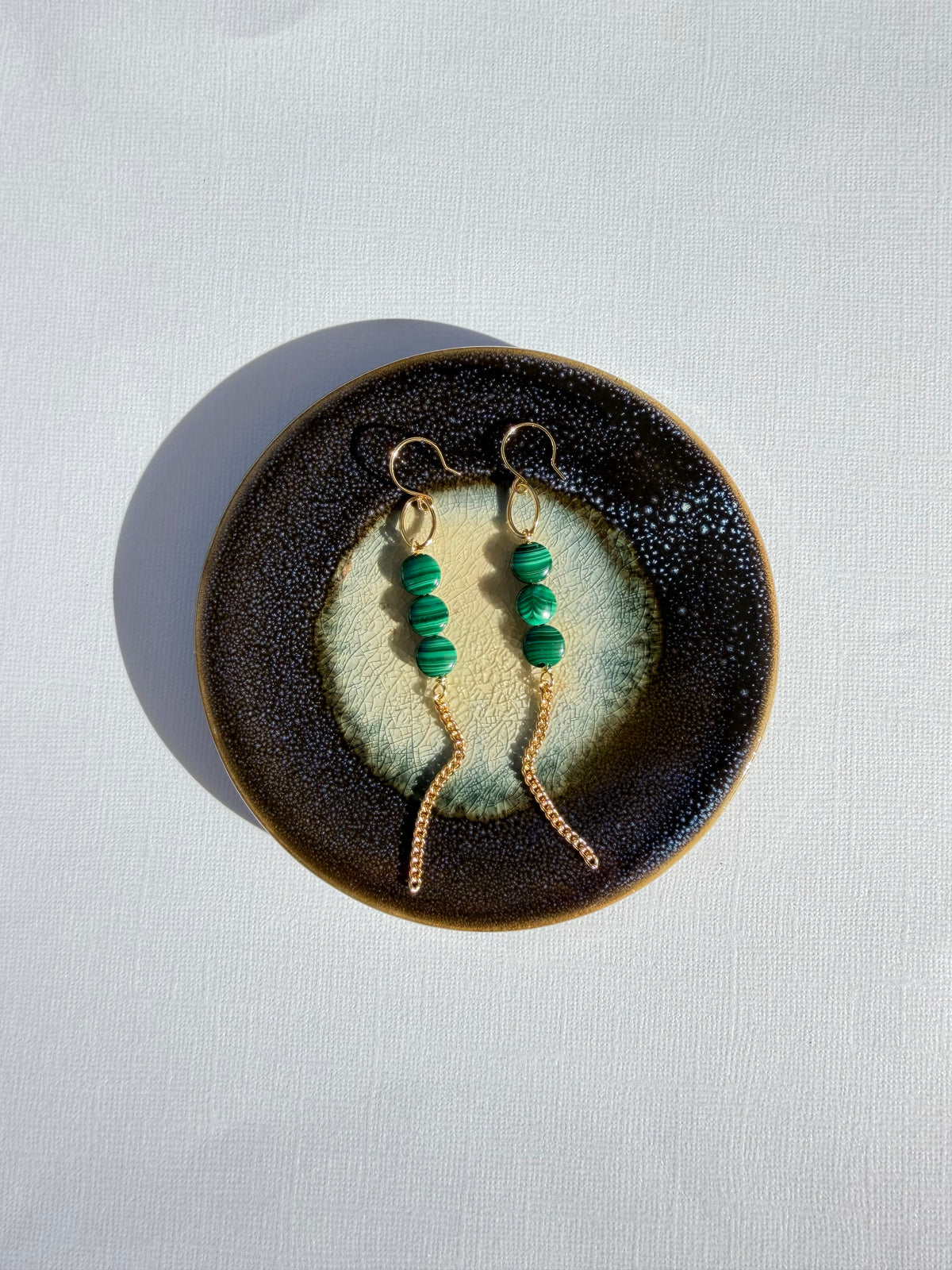 Earrings with malachite