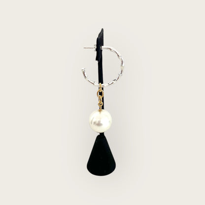 Single Silver creole with big pearl