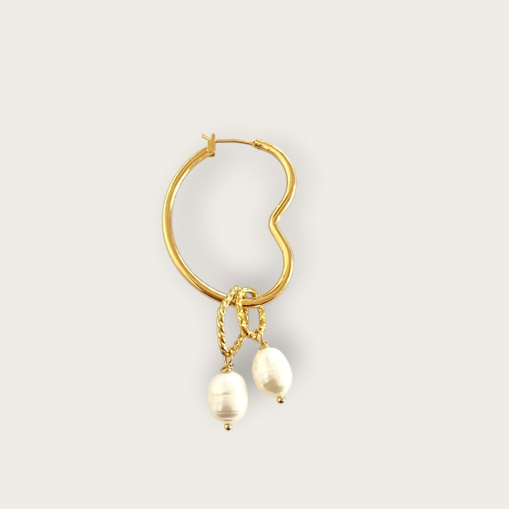 Single Heart earring with pearls