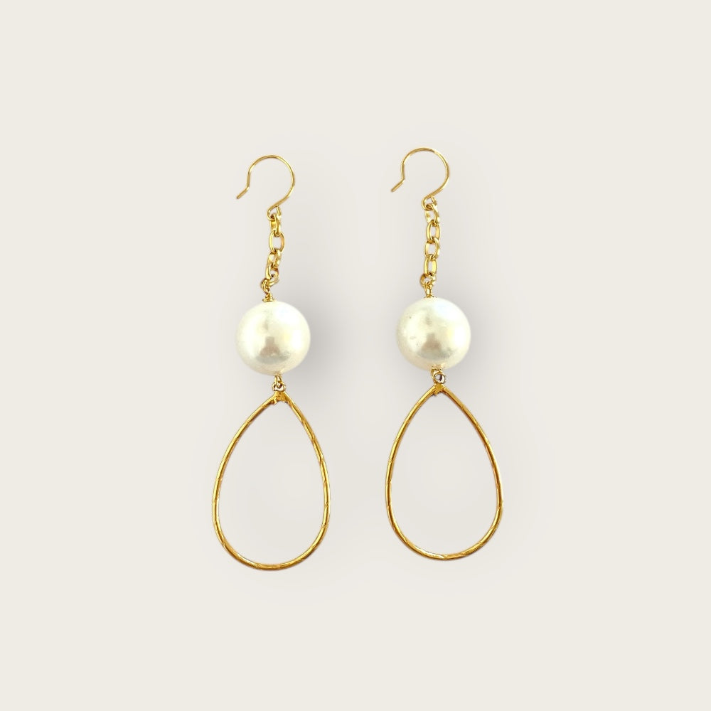 Big drop shape pearl earrings