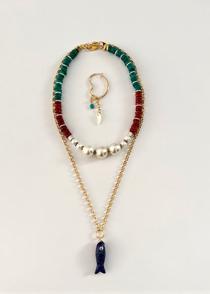 Necklace with shell and pearls