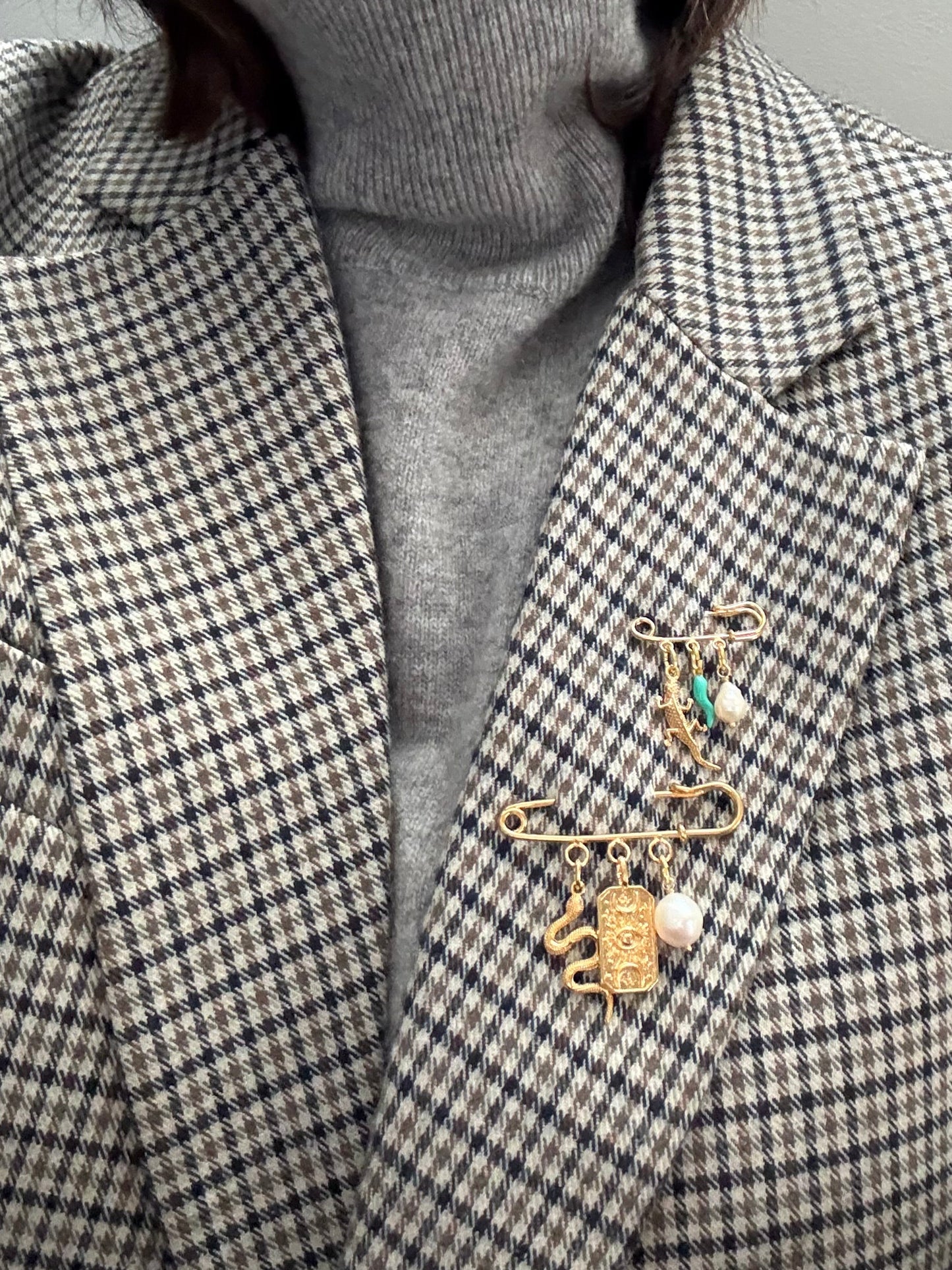Pin with pendants