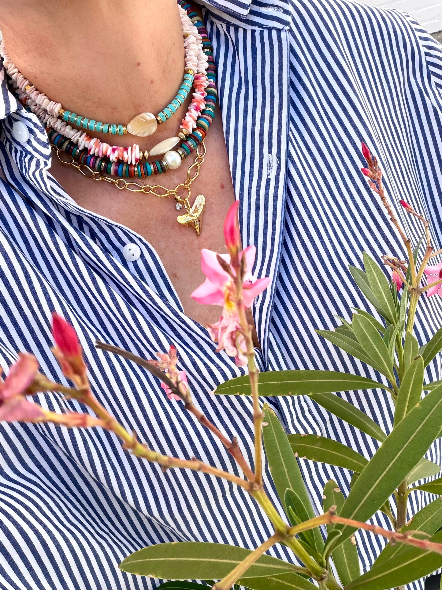 Ras du cou necklace with shell and turquoise