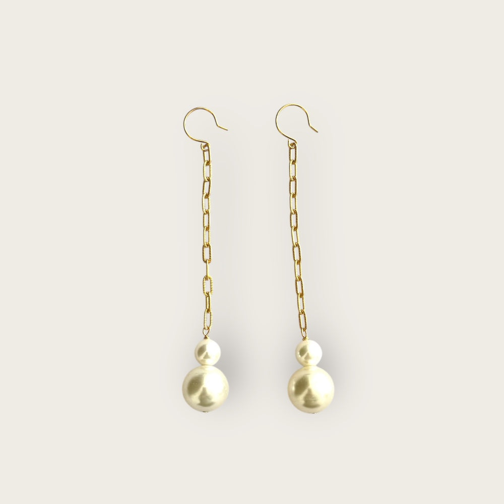 Shell pearl earrings