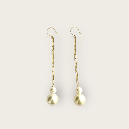Shell pearl earrings