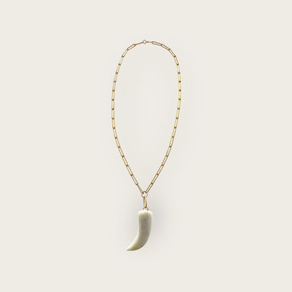 Long necklace with grey Agate tusk