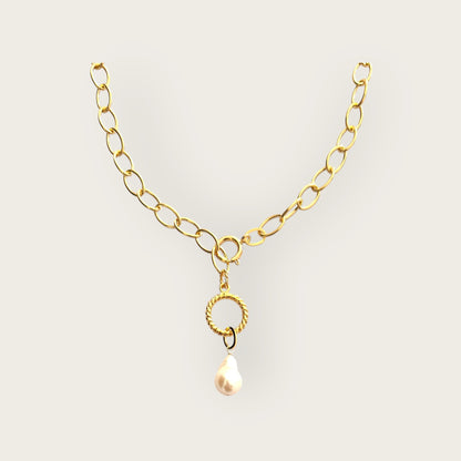Necklace with baroque pearl