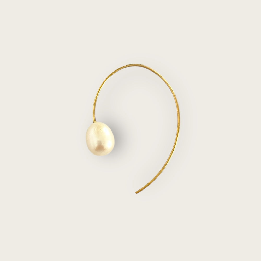 Single Pearl earring