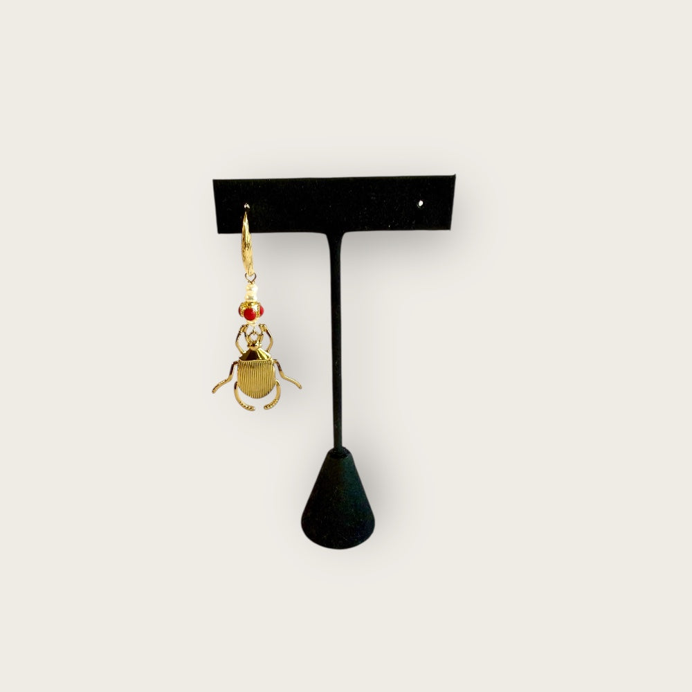 Single Scarabee earring