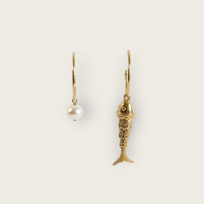 Hoops with a big Fish and pearl