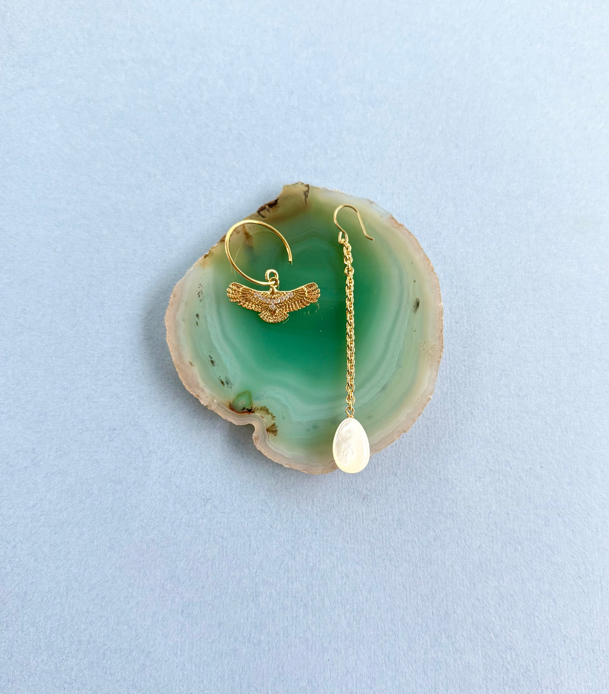Earrings with eagle and mother of pearl